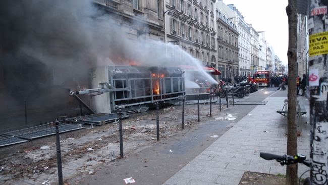 Fransa'da çalışanlar yarın yeniden meydanlara çıkacak